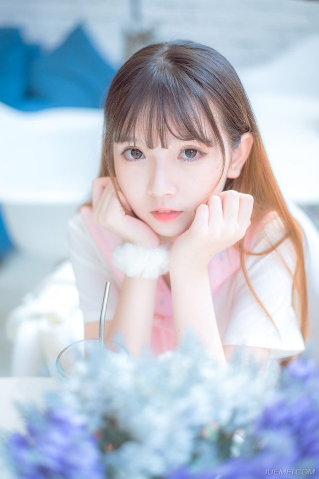 “刘璋又不知道，派人去成都催粮，我等则即日出发，应该能与半途之上，获得补给，另外卓扬、李鹰！”